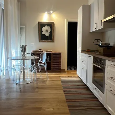 Apartman Elegant In The Heart Of Bologna